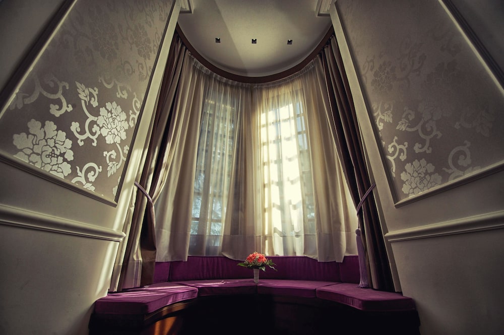 Suite, 1 Bedroom - Photo 7