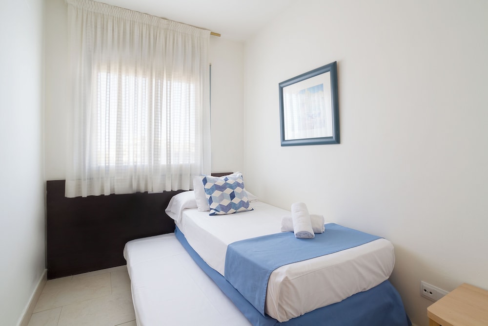 Apartment, 3 Bedrooms - Photo 16