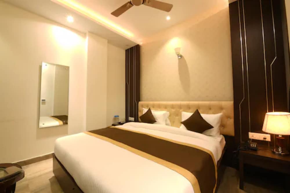 Deluxe Double Room, City View