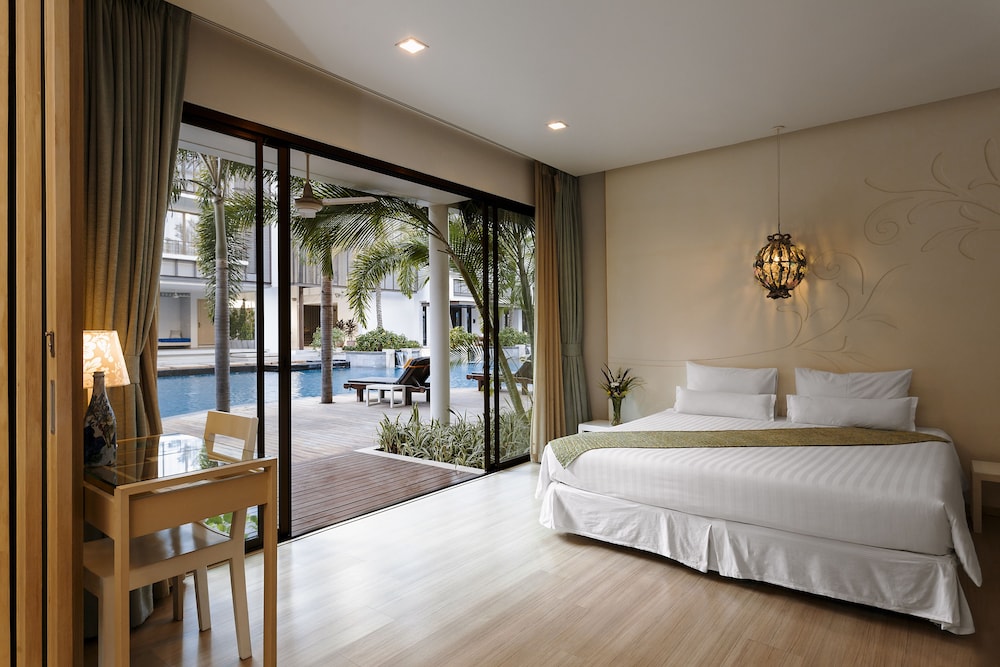 Lapa Pool Access