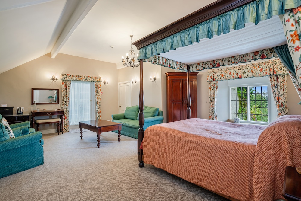 Superior Room (Mariner)