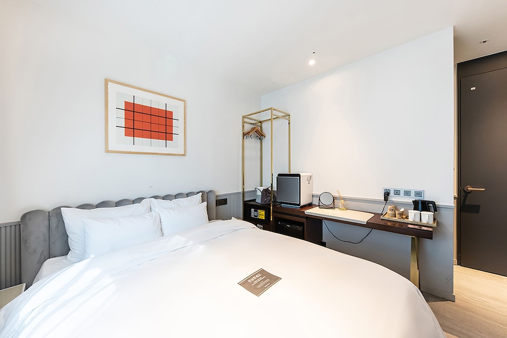 Standard Room -Breakfast Included,Unlimted Starbucks Coffee Bean,OTT Available - Photo 6
