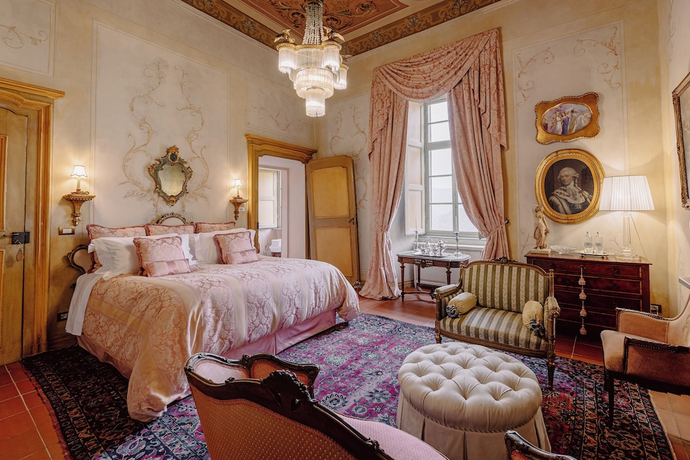 Double Room (Chi Chi Room)