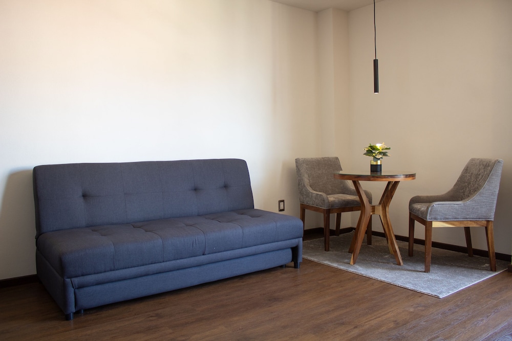 Junior Studio Suite, City View photo 3