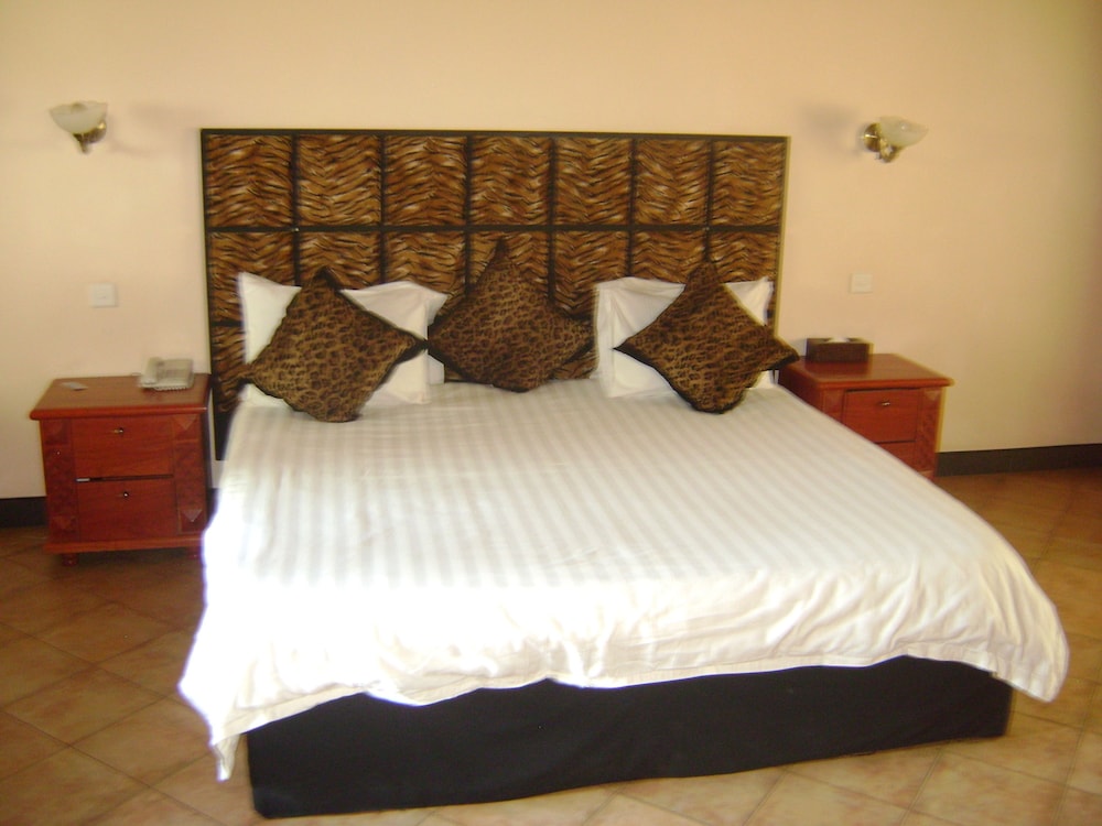 Family Suite, 2 Queen Beds photo 1