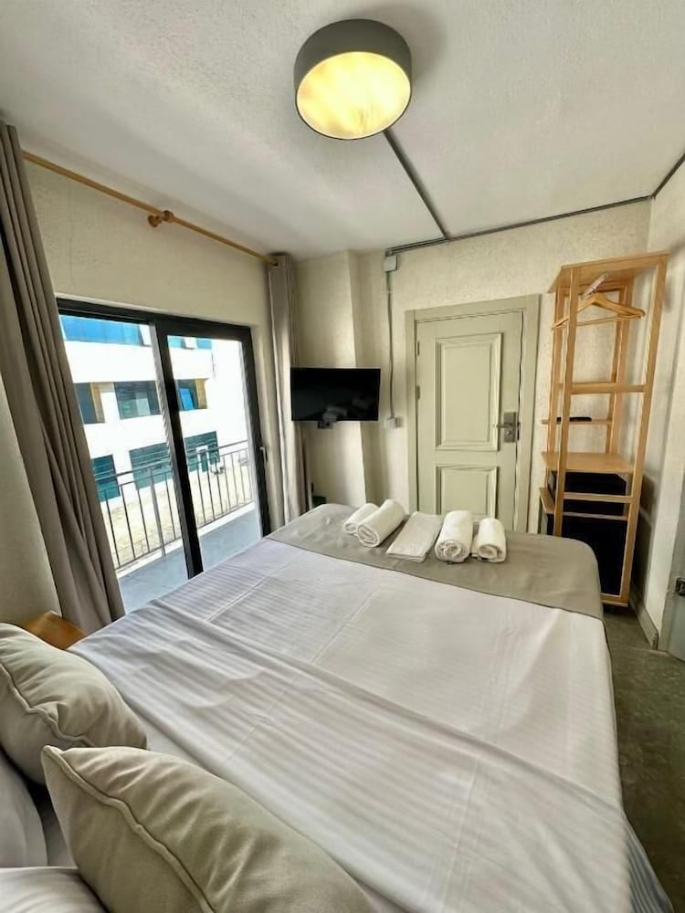 Comfort Triple Room, 1 Bedroom, City View photo 3