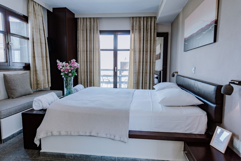 Deluxe Suite - Photo 6