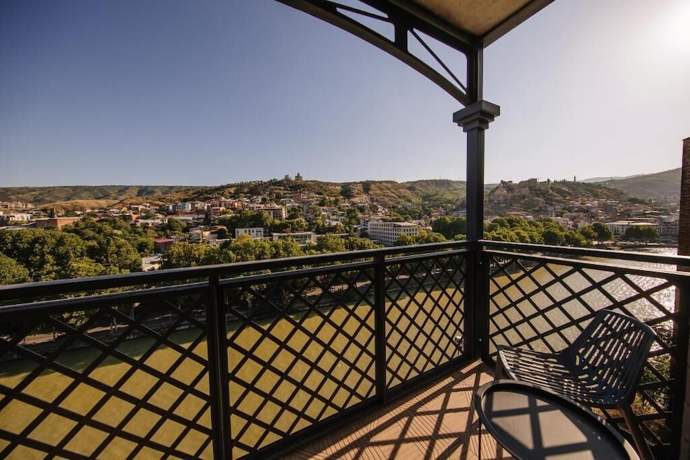 Standard Double or Twin Room, Balcony, River View - Photo 2