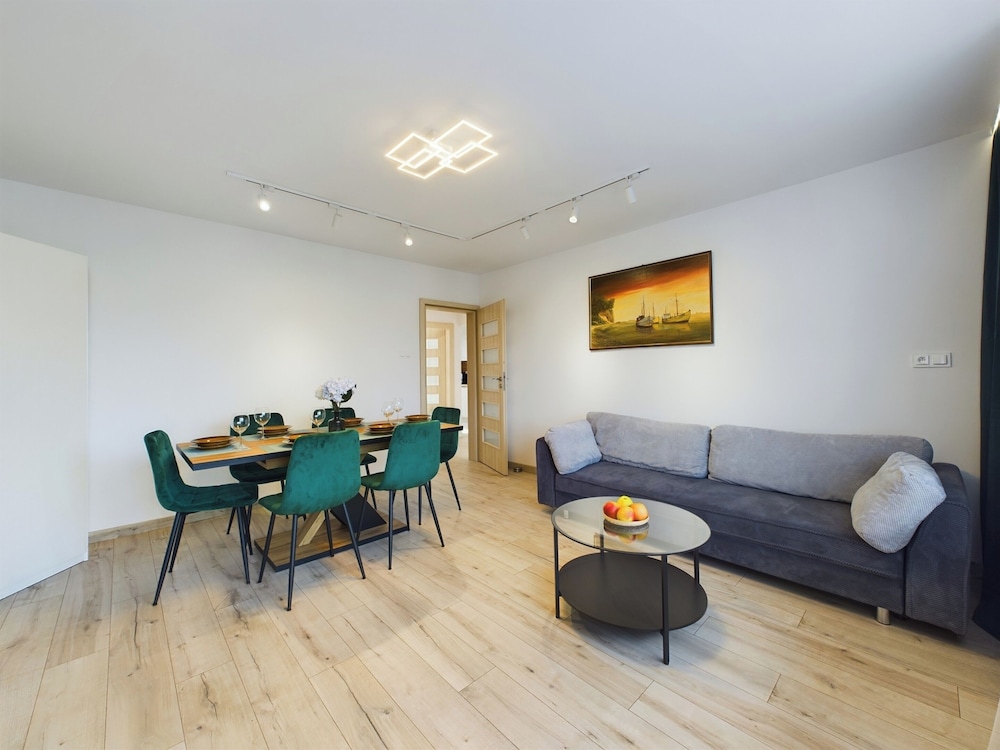 Apartment, 3 Bedrooms, 2 Bathrooms, Sea Facing