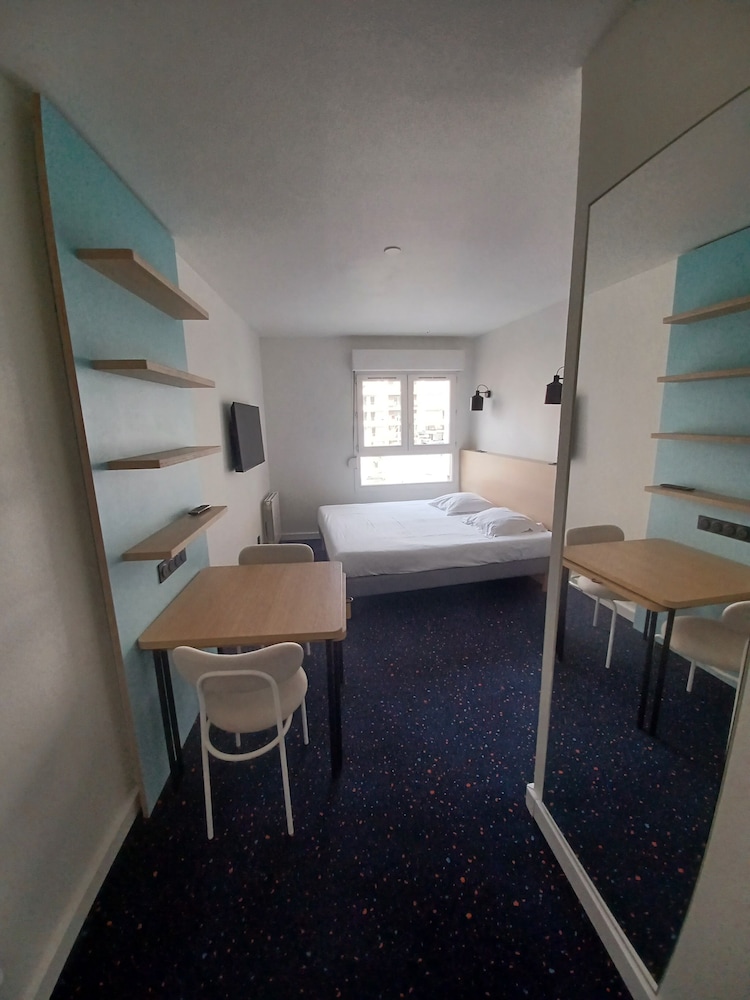 Comfort Studio, 1 Queen Bed, Non Smoking, Kitchenette photo 1