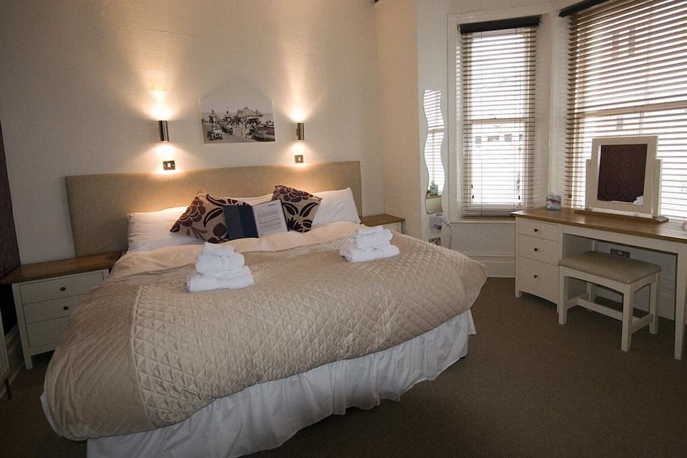 Double or Twin Room, Ensuite (SuperKing) - Photo 3