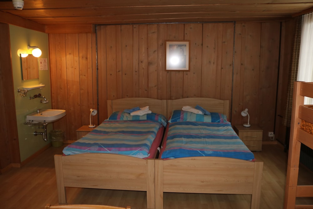 Family Quadruple Room, Shared Bathroom, Mountain View photo 2