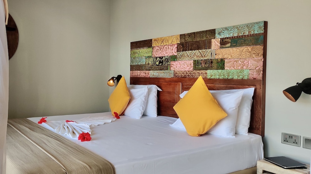 Superior Double or Twin Room, Pool View