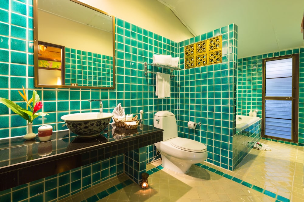 Superior Bungalow - Photo 5