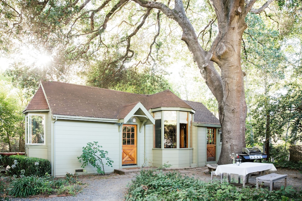 Family Cottage, Multiple Beds, Kitchen, Garden View (The Creekside Cottage)