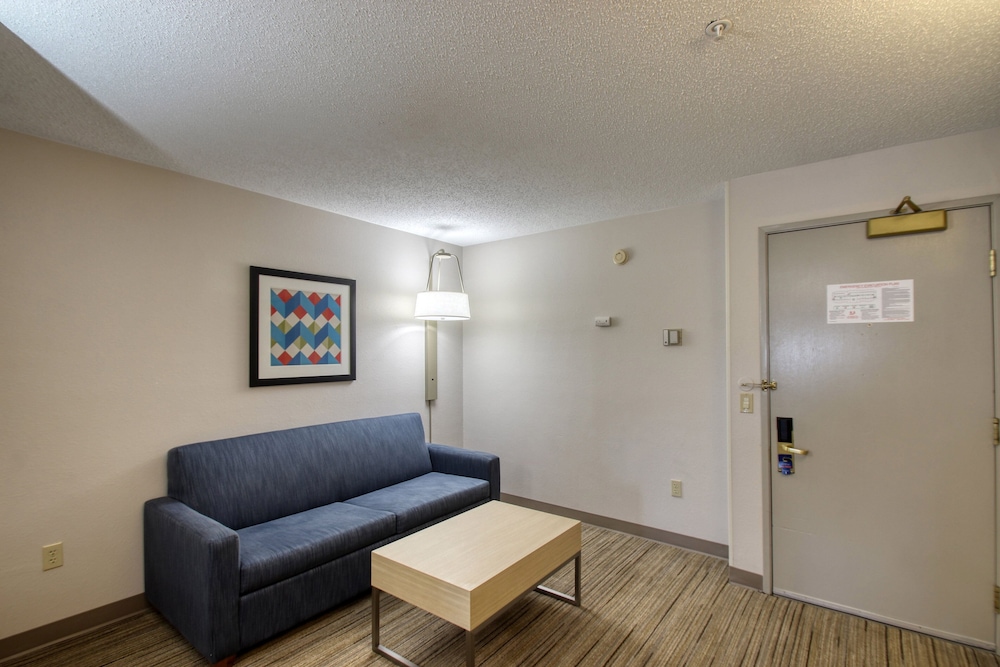 Suite, Multiple Beds - Photo 8