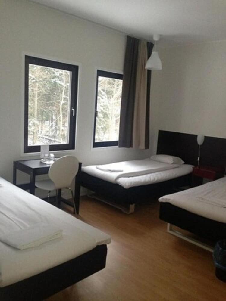 Quadruple Room - Photo 8