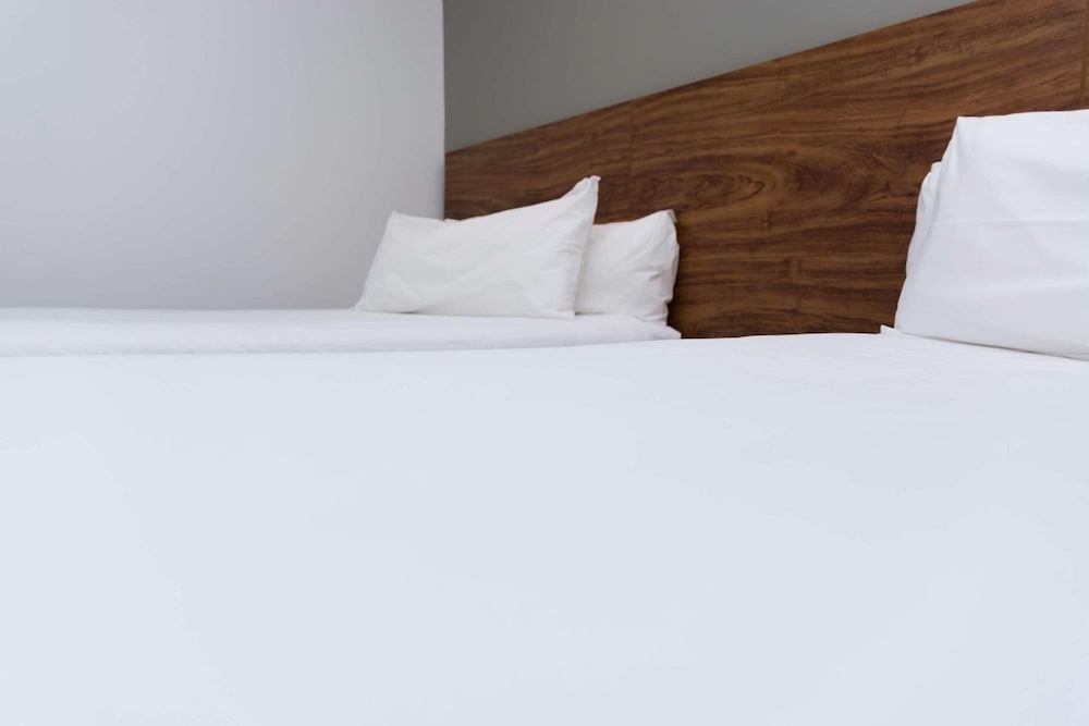 Room, 2 Twin Beds, Non Smoking - Photo 10