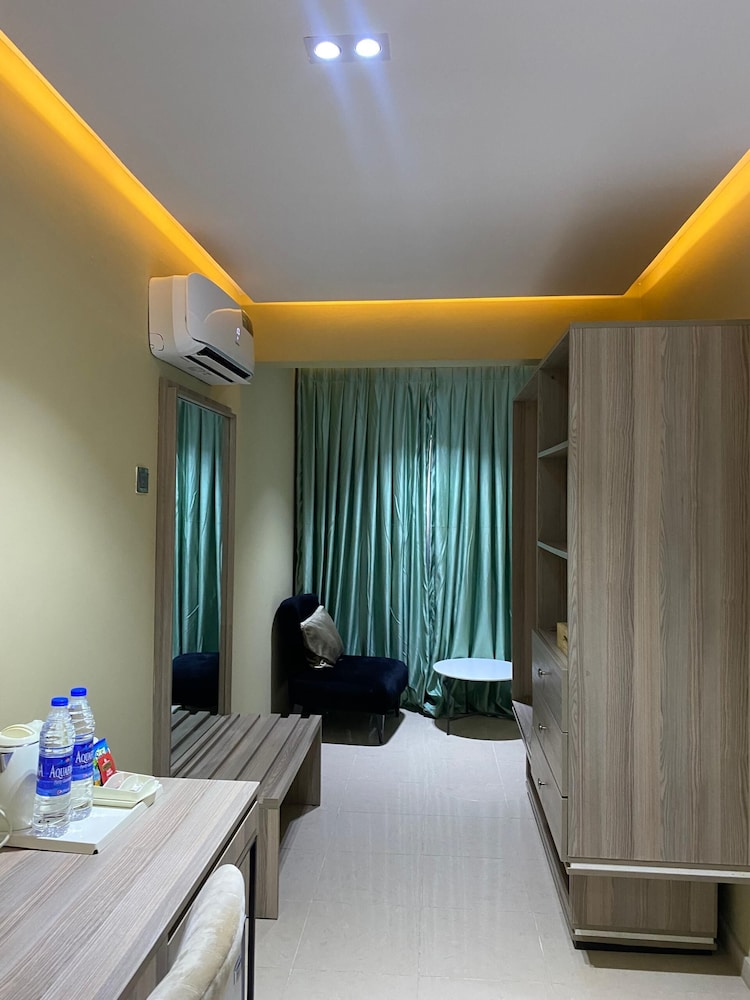 Deluxe Single Room, 1 Large Twin Bed, Non Smoking, Private Bathroom photo 2