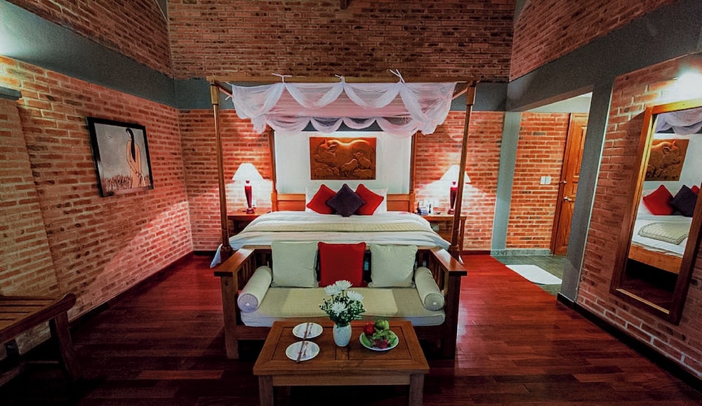 Tropical Villa - Wellness Retreat