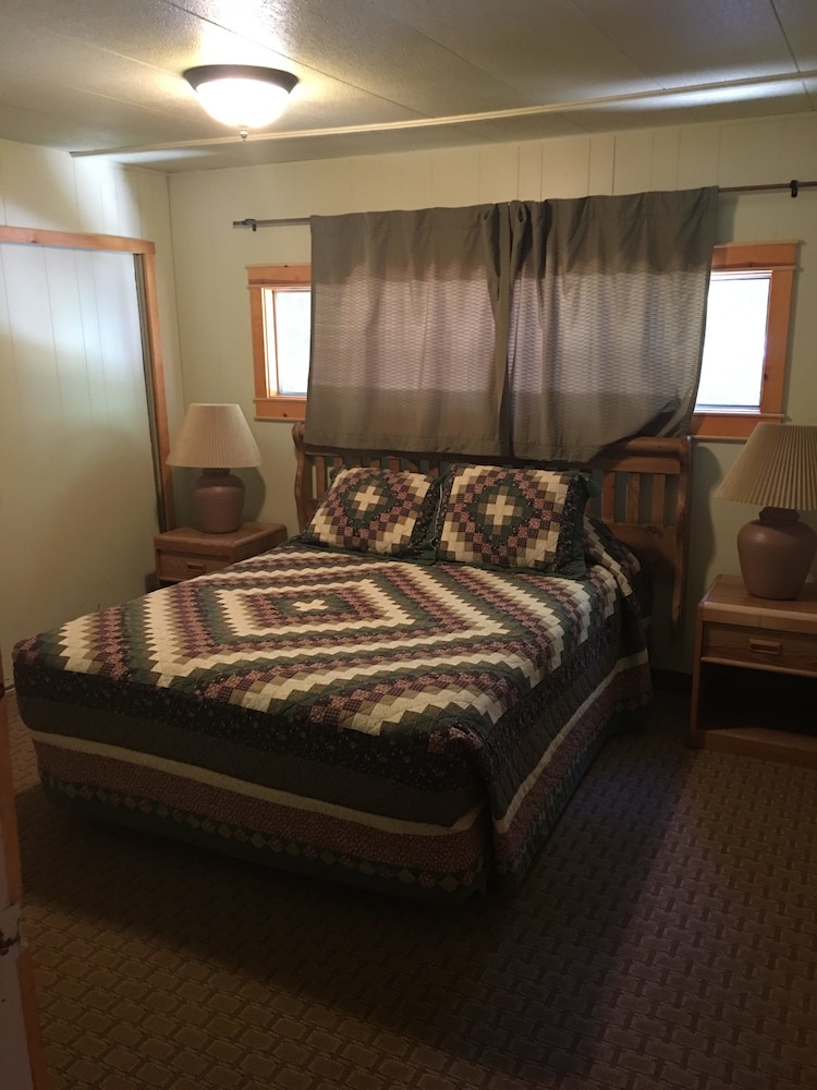 Family House, 3 Bedrooms, 2 Bathrooms photo 2