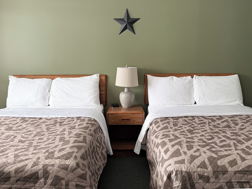 Standard Room, 2 Double Beds, Non Smoking, photo 6