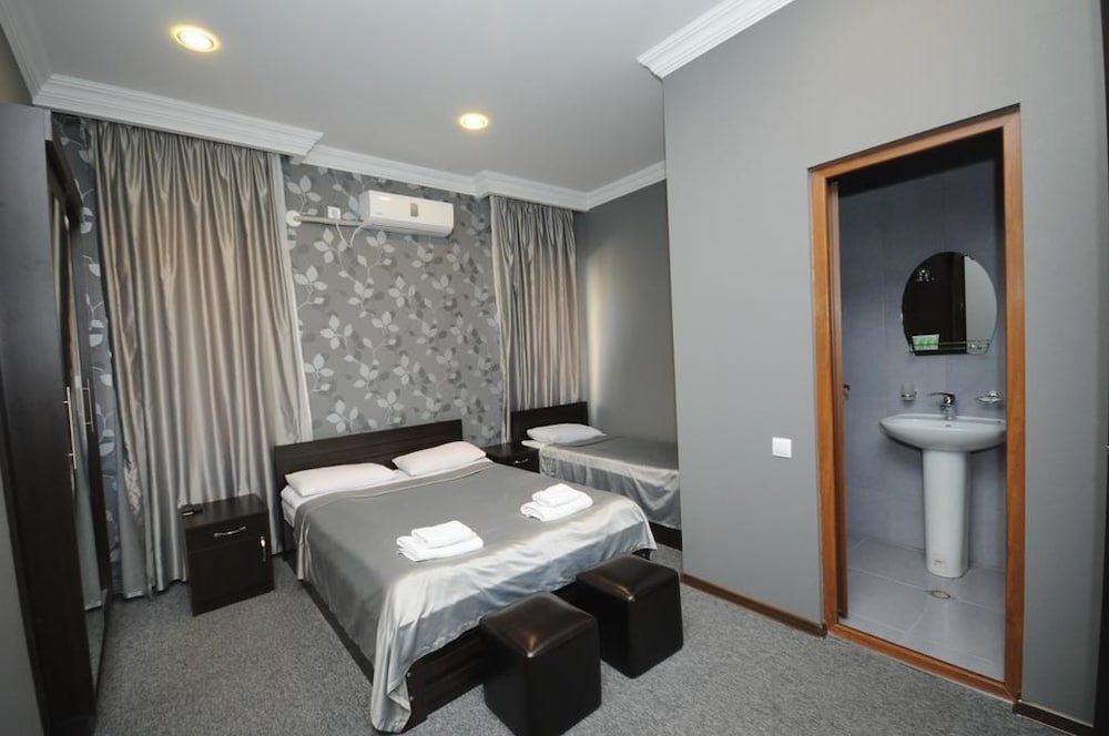 Comfort Triple Room (With Shower)