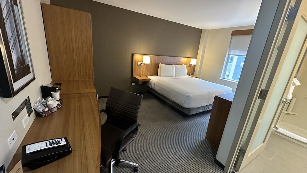 Room, 1 King Bed photo 3