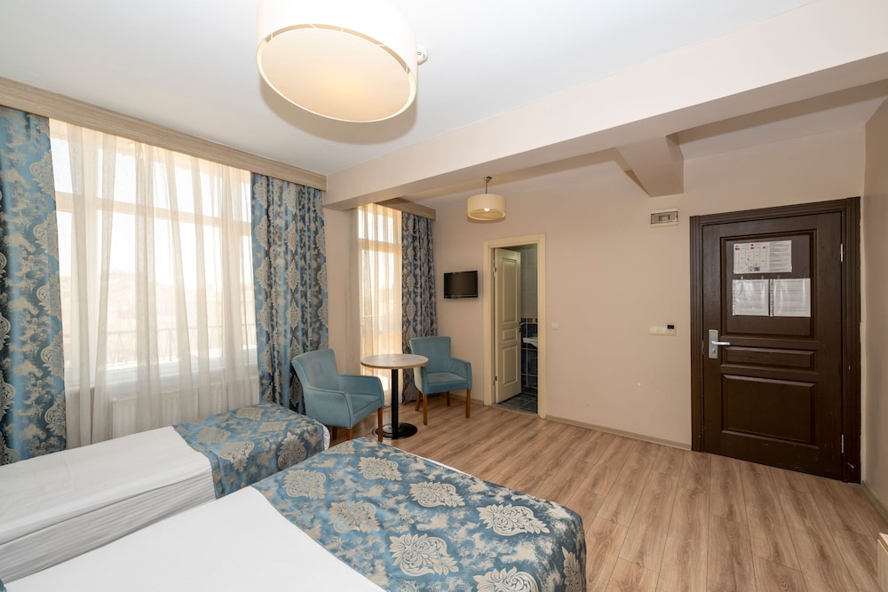 Deluxe Triple Room photo 1