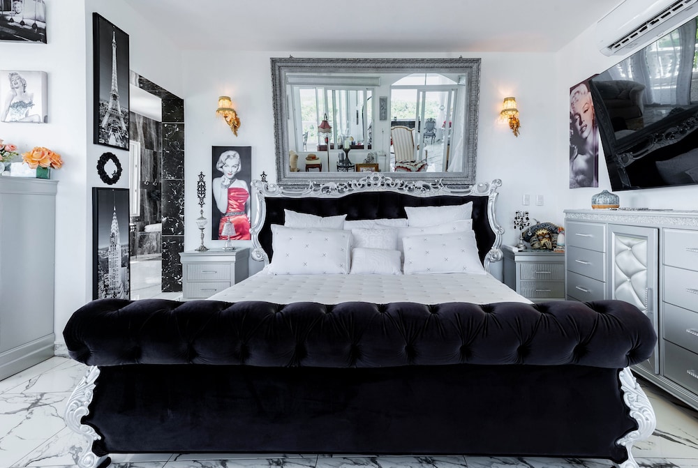 PENTHOUSE LUXURY SUITE, Romantic Penthouse