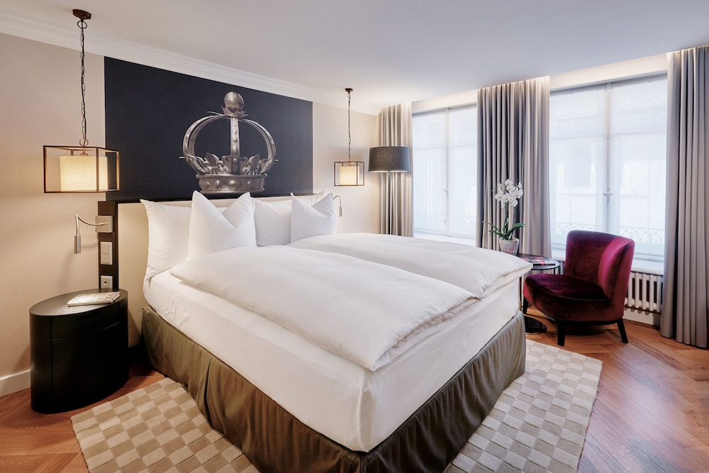 Standard Room, 1 Queen Bed - Photo 1