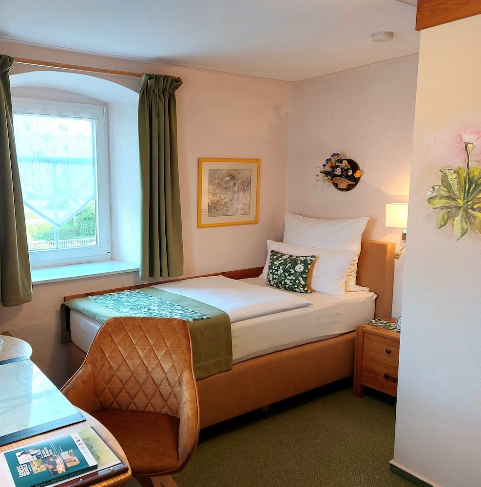 Basic Single Room, Non Smoking photo 2