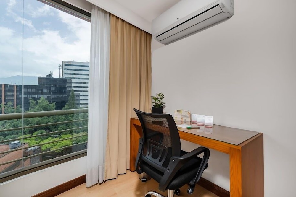 Standard Suite - Photo 7