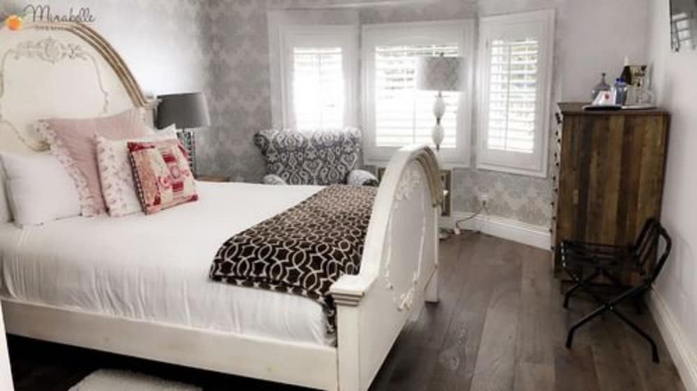 Deluxe Double Room, Accessible (Room 01 - DELUXE QUEEN)