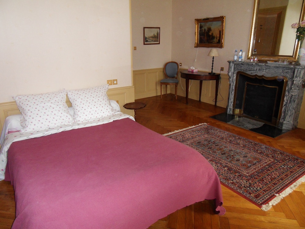 Comfort Quadruple Room, Private Bathroom, Pool View photo 1
