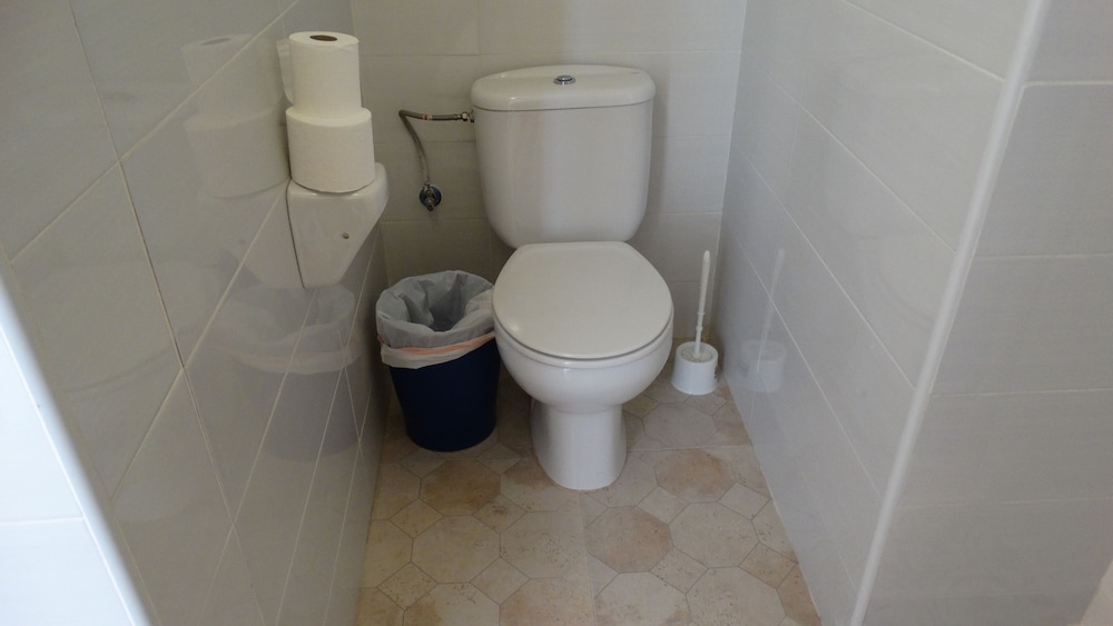 Double Room - Photo 11