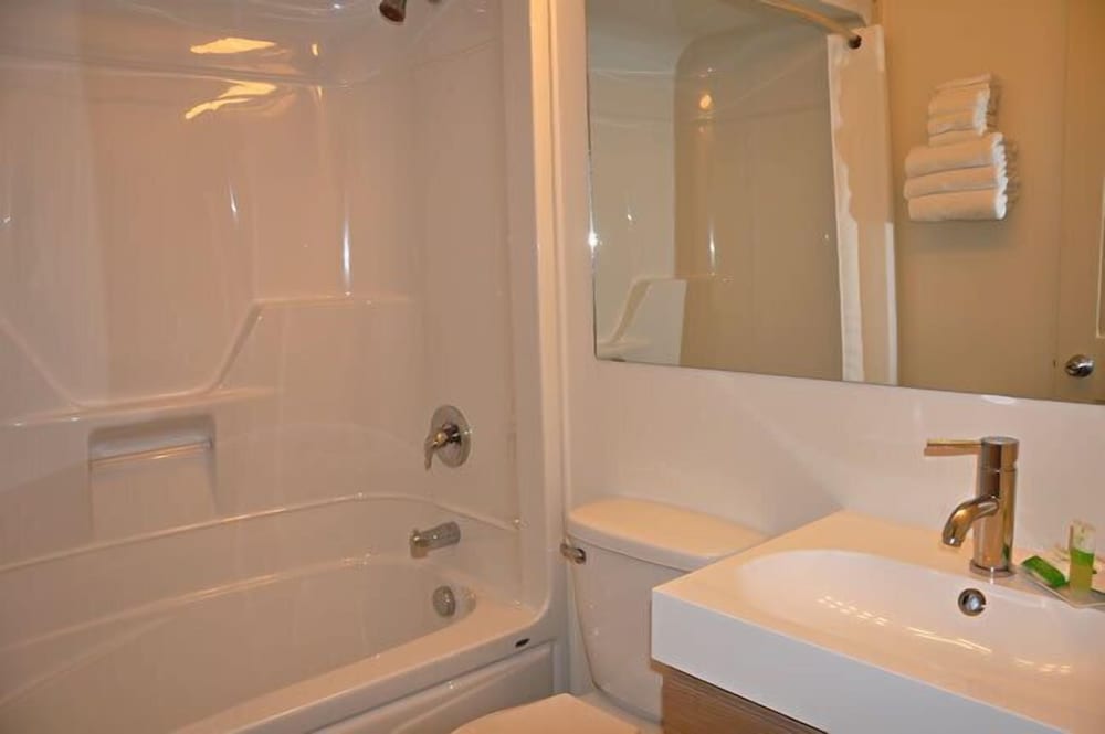 Standard Room, 2 Double Beds photo 3