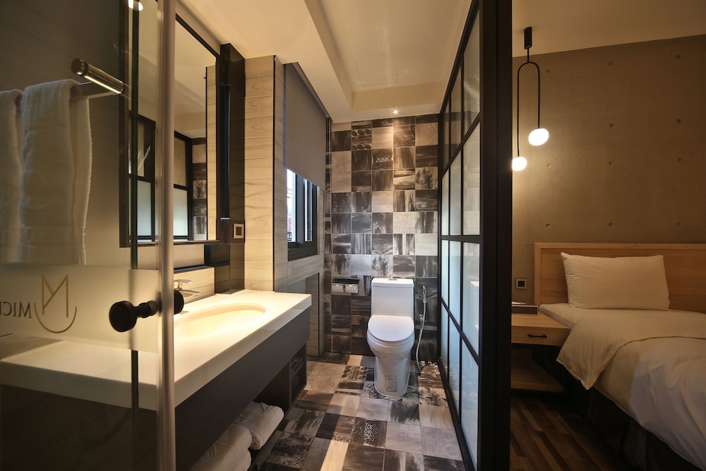 Deluxe Twin Room - Photo 10