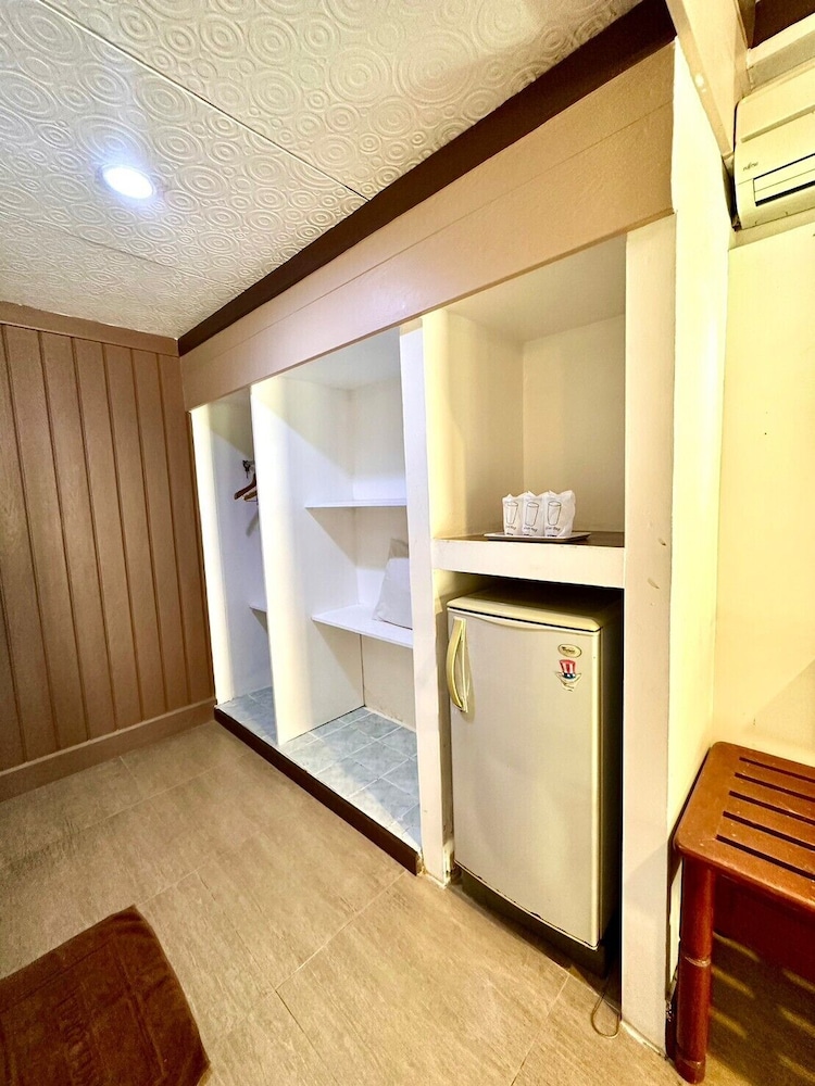 Basic Triple Room ( 3 Single Beds) photo 3