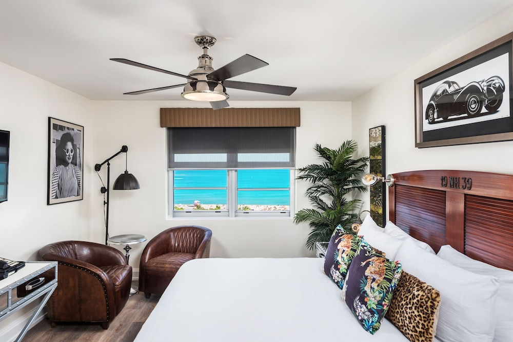 Deluxe Room, 1 King Bed, Ocean View - Photo 8