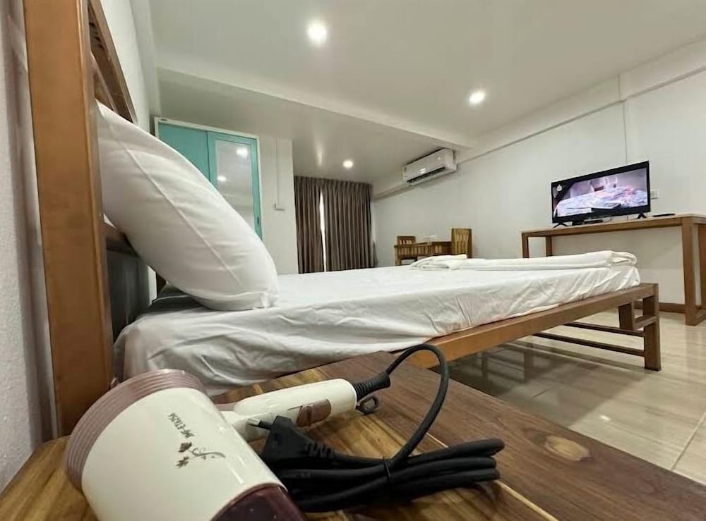 Deluxe Single Room, City View photo 2