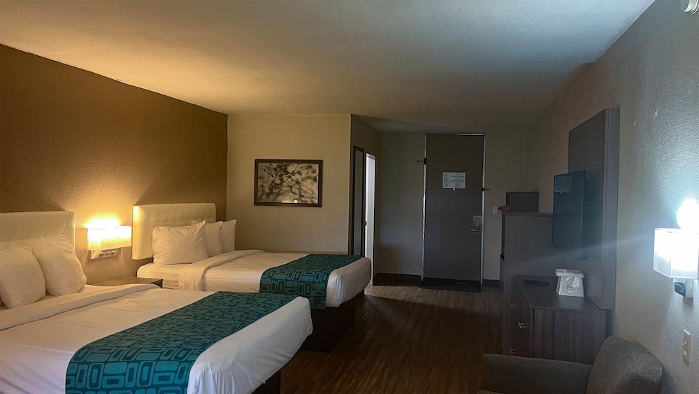 Standard Room, 2 Queen Beds, Non Smoking photo 1