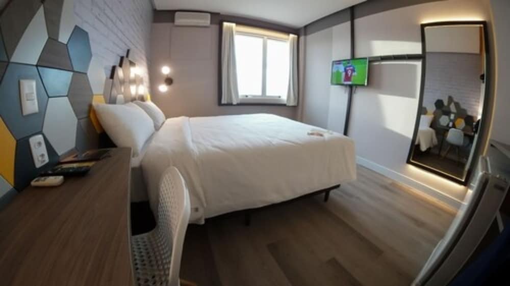 Standard Room, 1 Double Bed, Non Smoking - Photo 7