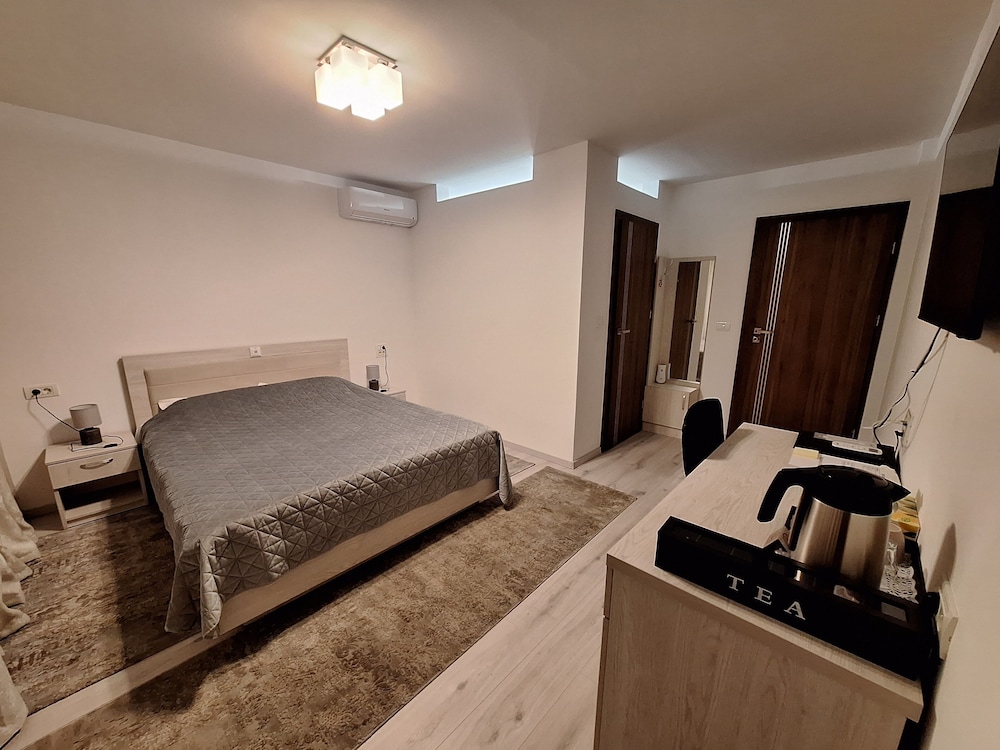 Deluxe Double Room, 1 Bedroom, Non Smoking, Garden View photo 3