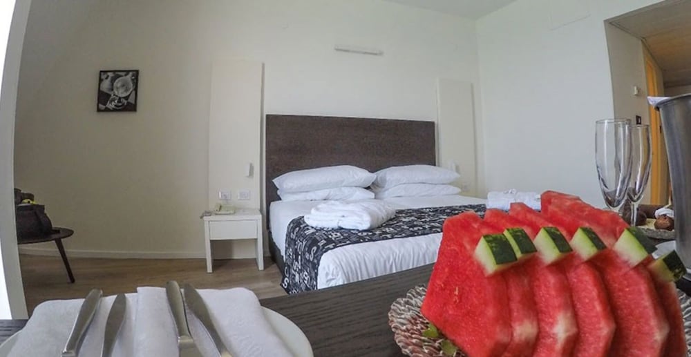 Superior Room, 1 Queen Bed, Sea View photo 3