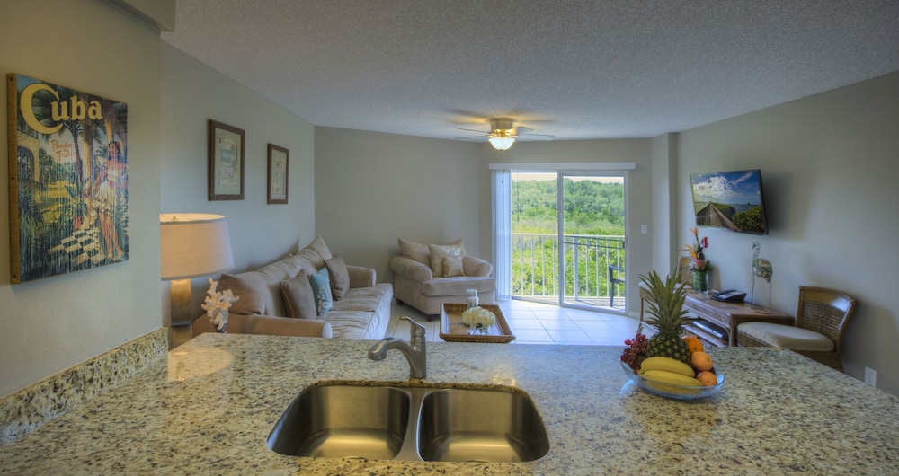 Suite, Multiple Beds, Ocean View (Standard Two Bedroom Ocean View Suite) - Photo 11