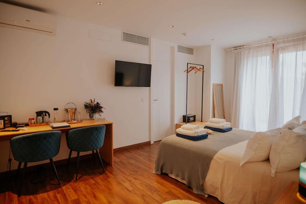 Double Room (Nit de la roa)