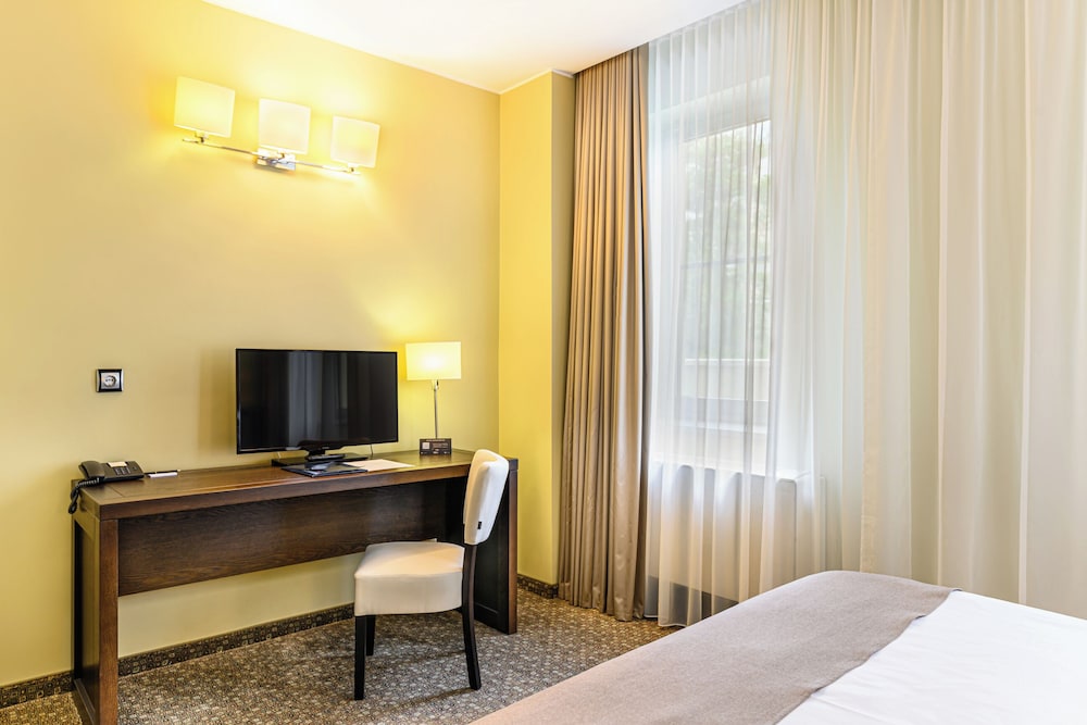 Business Suite, River View photo 2