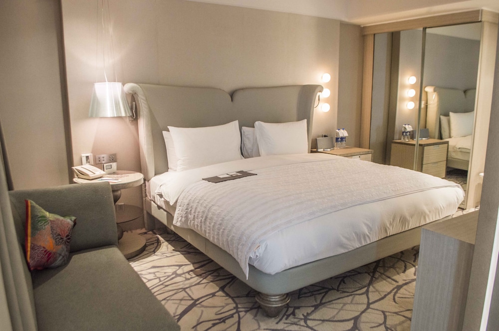 Executive Suite, 1 Bedroom - Photo 3