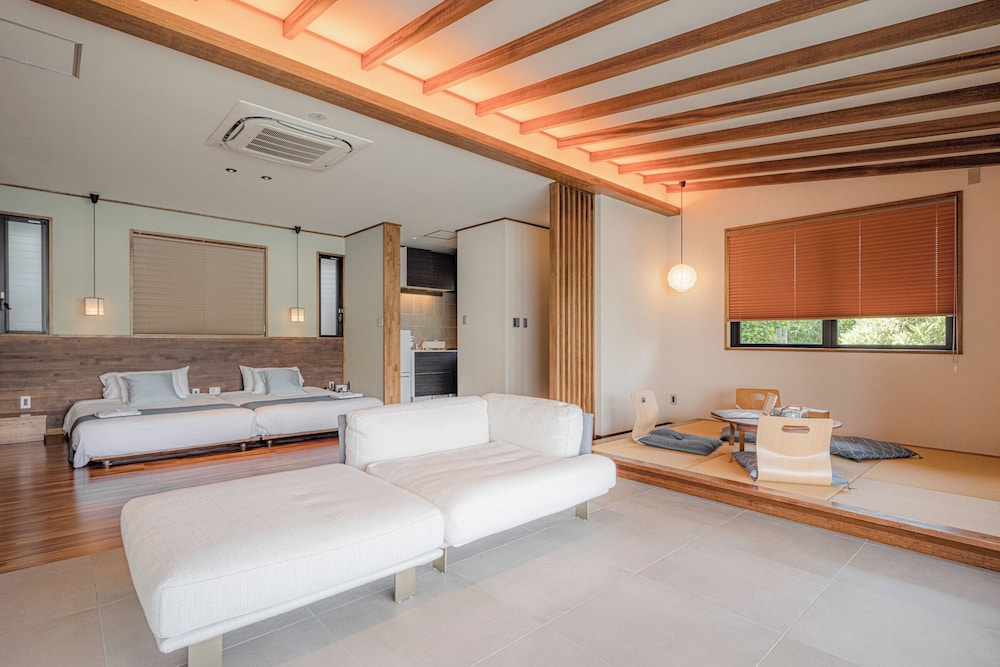Executive Villa, Private Pool, Ocean View (4 Semi-Double Beds & 2 Japanese Futon)